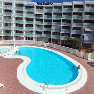 https://relax-playa-ingles.in-canary-islands.com